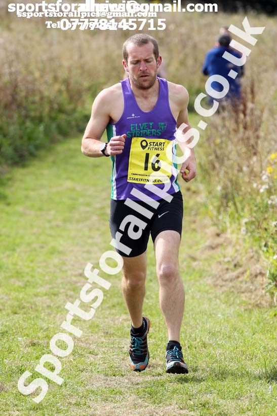 Senior mens relay 2019 Sunderland Harriers Open Cross Country. Photo:  David T. Hewitson/Sports for All Pics